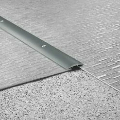 Großhandel 🎁 BAUHAUS LOGOCLIC Übergangsprofil Grau, 1 M X 30 Mm X 4,5 Mm, Montageart: Schrauben 🎁